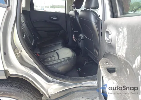 2019 Jeep Compass Limited 4X4 z USA, uszkodzony, nr VIN 3C4NJDCB6KT619005